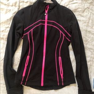 Lululemon “define” Jacket (SIZE 8) w/ PINK detail